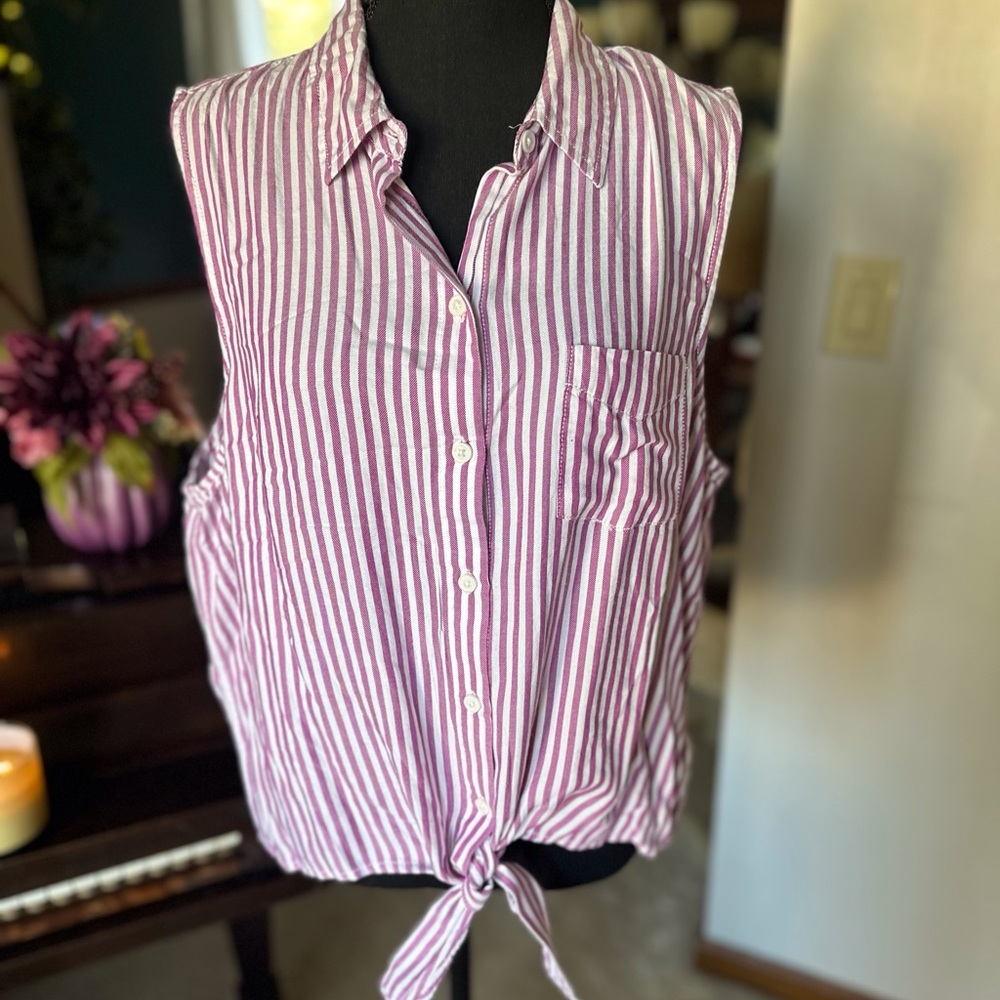 Tie waist shirt.
